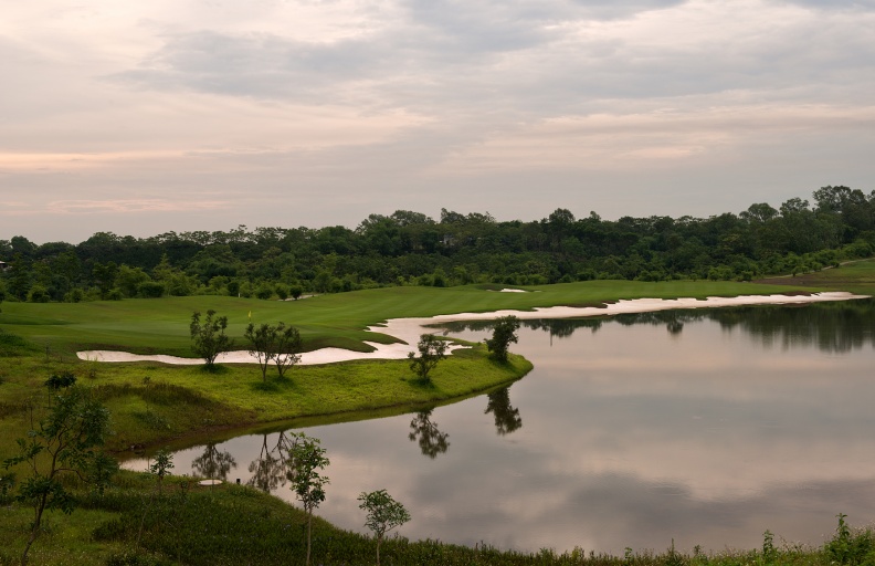 #13 fairway Sky_DSC2583.jpg