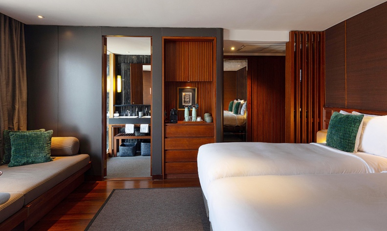 Aqua-Mekong Design-Suite-Non-balcony-with-Twin-Bedding