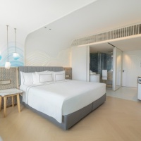 125cMeliaPattayaCity-Deluxe Room Sea View King Bed