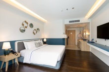 Kram - Deluxe Pool View