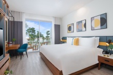 Avani Chaweng Samui Cool Pool View Room Bedroom with View1