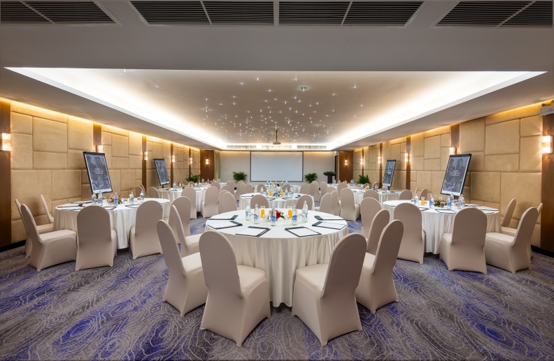 70-Function-Room-Radisson-Suites-Bangkok-Sukhumvit.jpg
