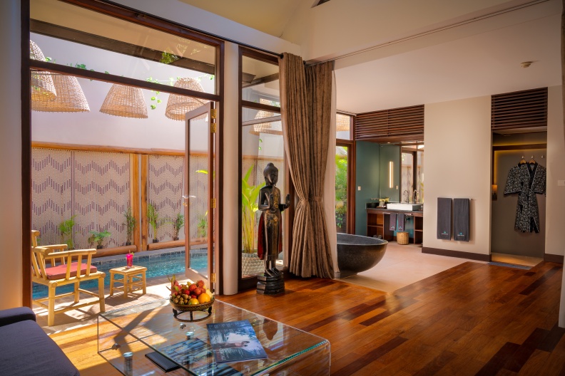 2019colonial suite pool1