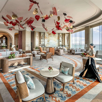 lobby-lounge-daytime-with-staff-2048x1366