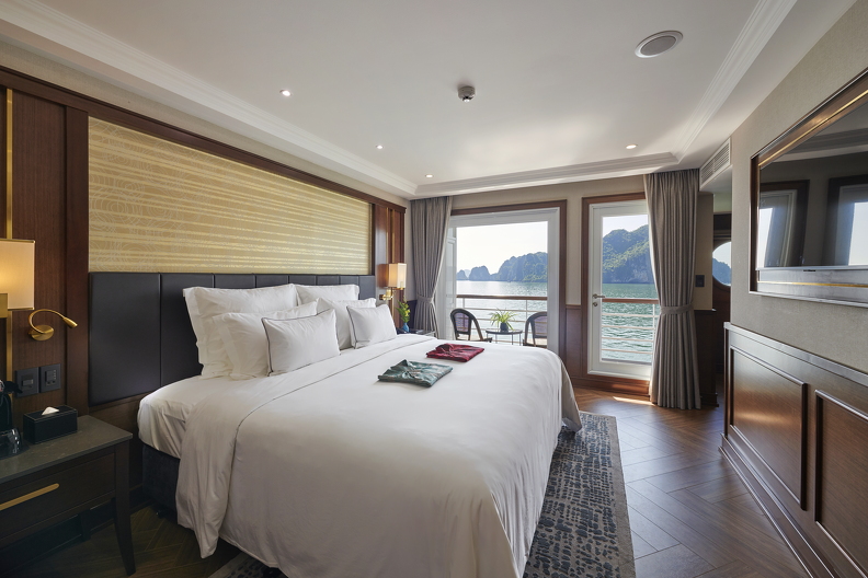 13. Paradise Legacy - Executive Balcony