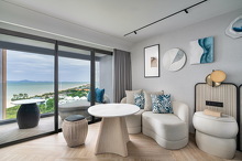 MH UTPJB Premium Deluxe King Living area