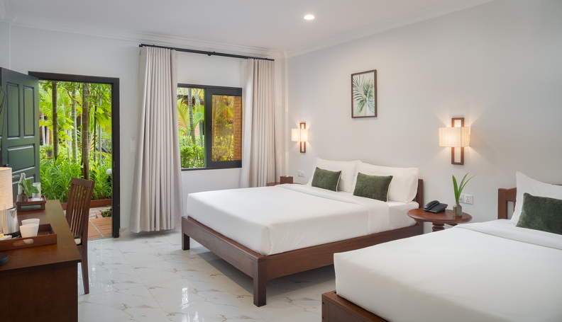 Deluxe Triple-1-1.jpg