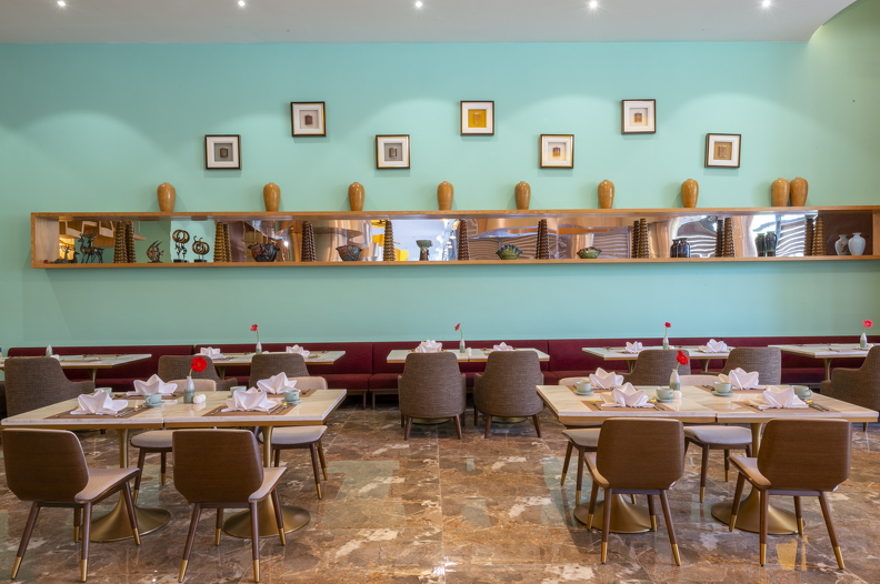 AQUA VISTA RESTAURANT 5814-HDR