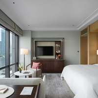 riverfront premier guestroom 001