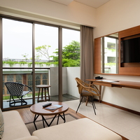 Deluxe Twin Living Room