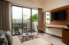 Deluxe Twin Living Room