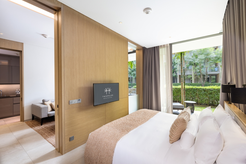 Grand Azure Suite Bedroom (1)