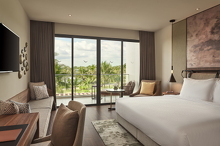 Superior King Room Garden View with Balcony 35 sqm