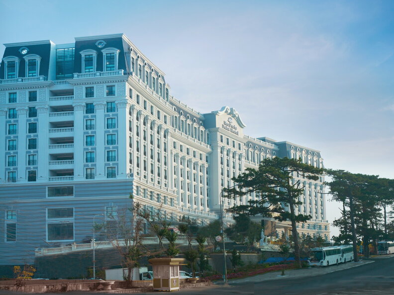 Building Hotel.jpg
