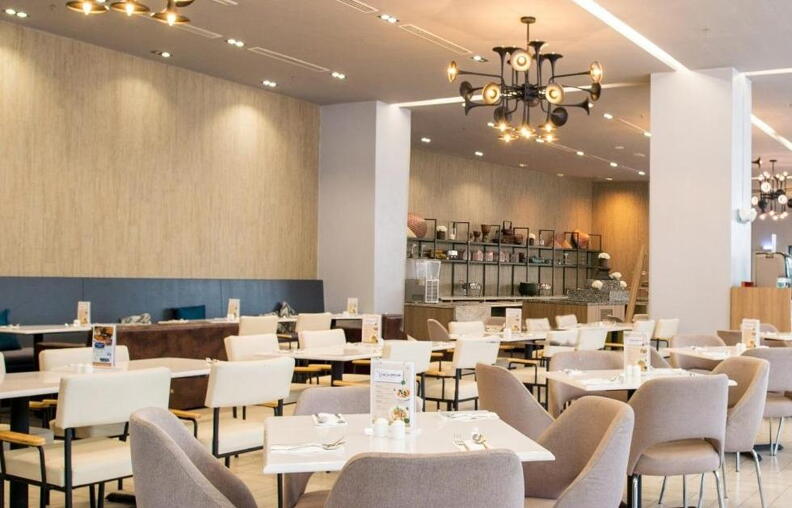 The-Pines-Melaka-Restaurant.jpg